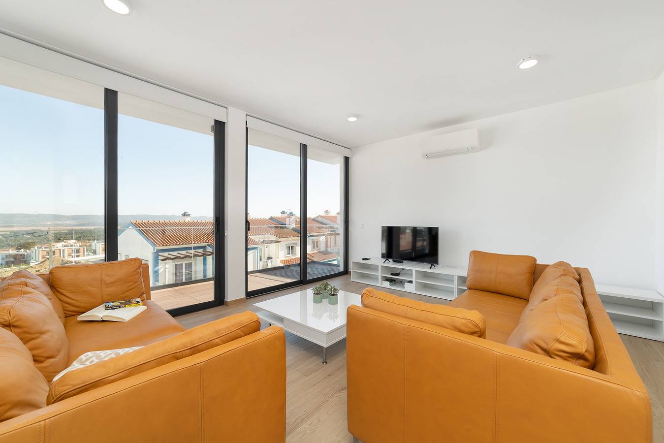 Casa do Sol - By Sch in Salir do Porto, Tornada e Salir do Porto