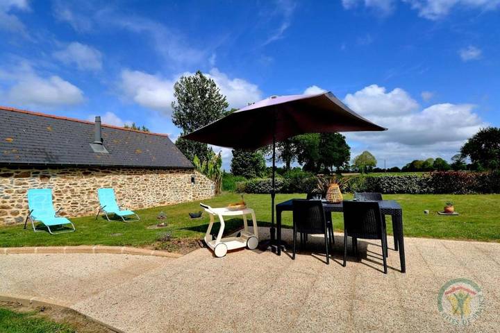 Location de vacances pour 4 personnes, avec vue et jardin à Le Châtellier - 4