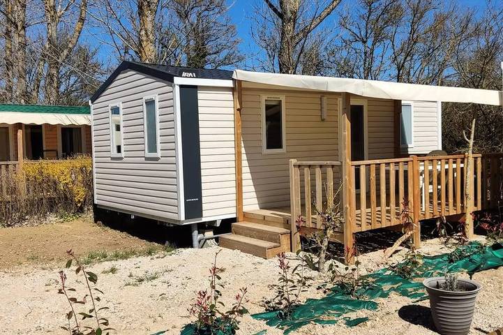 Mobil home pour 4 personnes à Recoules-Prévinquières