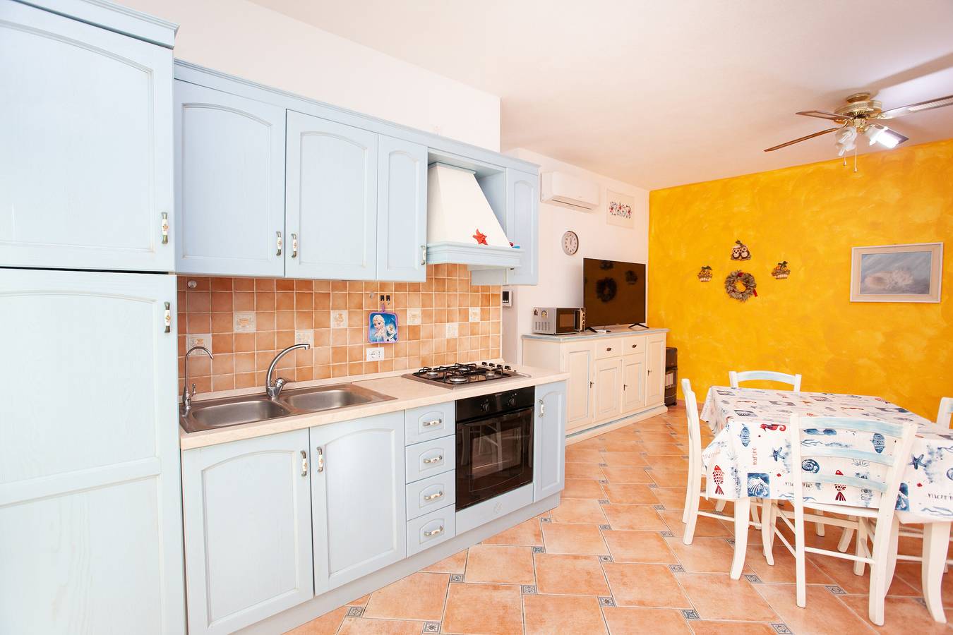 Appartamento intero, Appartamento Casa Gianfranca con vista sulle montagne, terrazza e Wi-Fi in Orosei, Golfo di Orosei