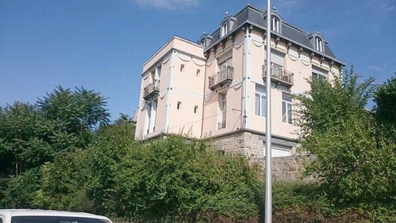 Appart T2, spacieux 62 m2, calme, lumineux + patio, accès ascenseur ou escaliers privés in Le Puy-en-Velay, Haute-Loire