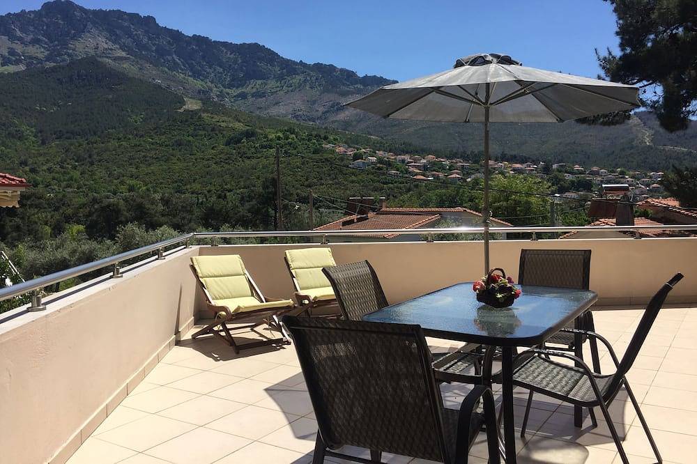 Beautiful Greek Villa with pool 5 mins from the beach in Thassos