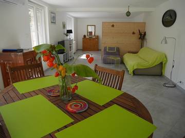 Gîte pour 2 personnes, avec jardin et terrasse à Vals-les-Bains