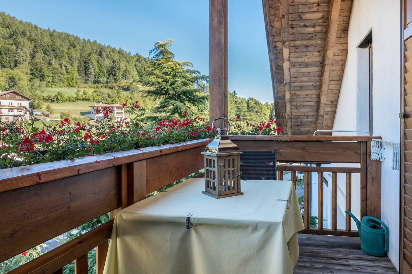 Ganze Wohnung, Lotschenhof Ferienwohnung Tulpe mit Bergblick, Garten und Wlan in Truden im Naturpark, Südtirol