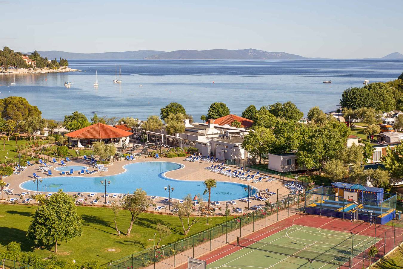 Mobil-home avec belle terrasse semi-couverte  in Rabac, Labin-Rabac