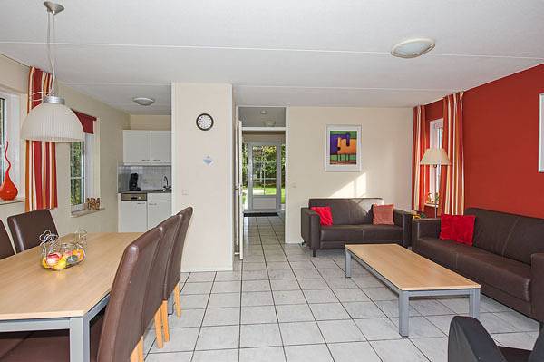 Vakantiepark Hellendoorn — Bungalow Comfort mit zwei Bädern - 4 Personen in Hellendoorn, Sallandse Heuvelrug