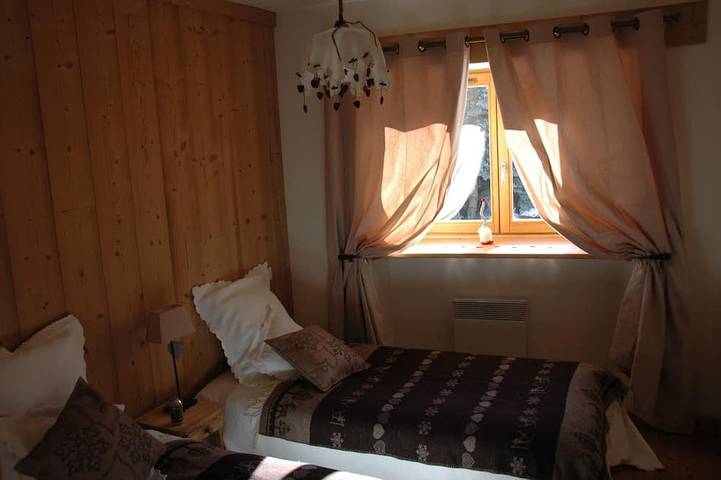 Appartement entier, Appartement de charme 4 personnes, Serre Chevalier 1400 m 3*,Wifi in La Salle-les-Alpes, Serre Chevalier