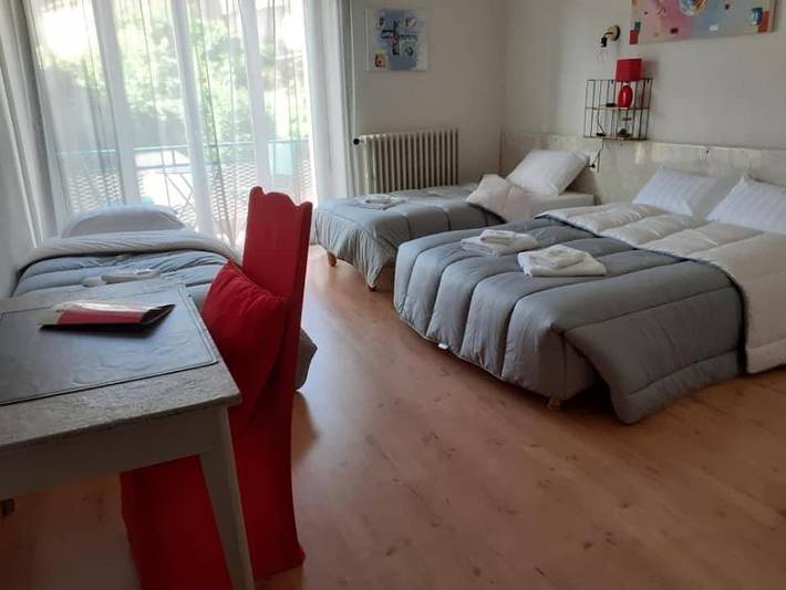 Hôtel pour 4 personnes, avec Terrasse ainsi que Jardin et Vue à Belcaire