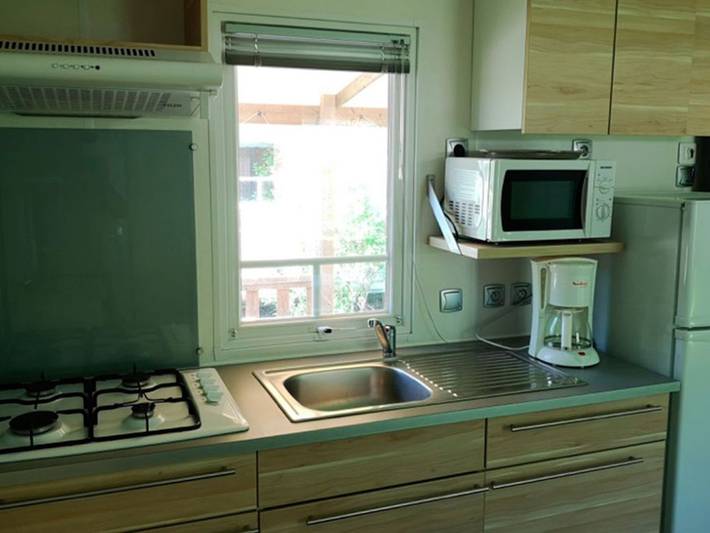 Mobil home pour 2 personnes, avec terrasse et piscine à Collias - 4