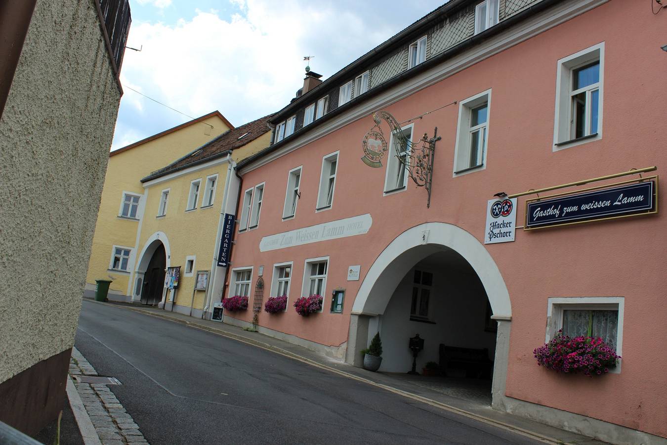 Hotel Gasthof Zum weissen Lamm - Einzelzimmer Nr. 04 mit kostenfreiem W-Lan in Hohenberg an der Eger, Landkreis Wunsiedel im Fichtelgebirge