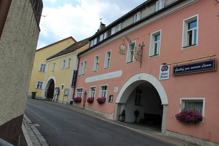 Hotel Gasthof Zum weissen Lamm - Einzelzimmer Nr. 04 mit kostenfreiem W-Lan in Hohenberg an der Eger, Landkreis Wunsiedel im Fichtelgebirge