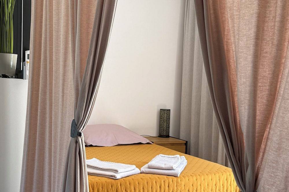 Appartement entier, Studio le secret de la garrigue avec piscine - Une parenthèse détente in Uzès, Région de Nîmes
