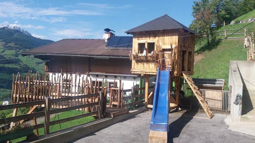 Ferienwohnung für 9 Personen, mit Balkon und Terrasse sowie Garten und Ausblick in Sankt Johann im Pongau - 4