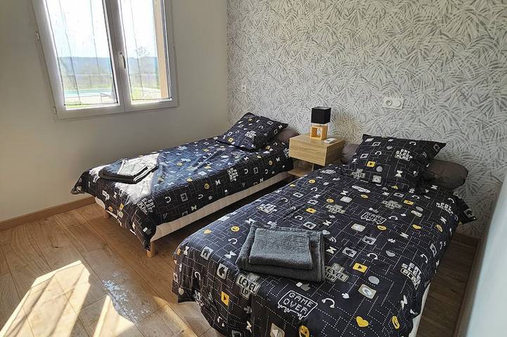 Location de vacances pour 6 personnes, avec terrasse et jardin à Orliaguet - 2