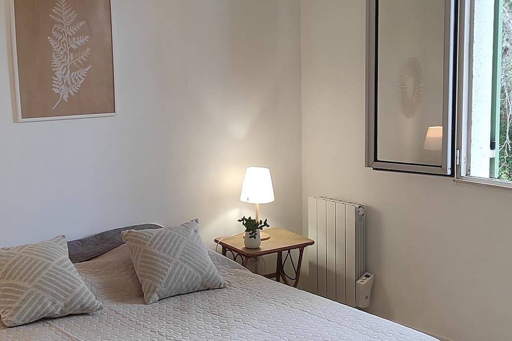 Agréable maison au calme,piscine, climatisation, Wifi,max 12 pers in Uchaux, Vaucluse