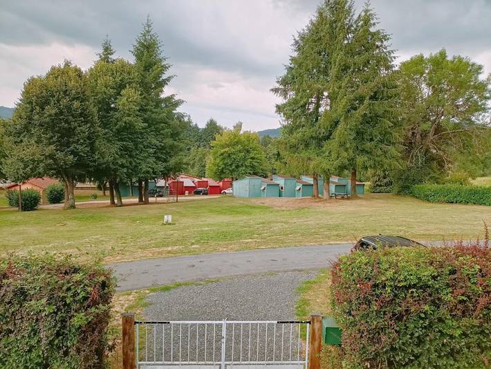 Maison de campagne pour 8 personnes, avec vue sur le lac ainsi que vue et jardin, animaux acceptés à Cunlhat - 2
