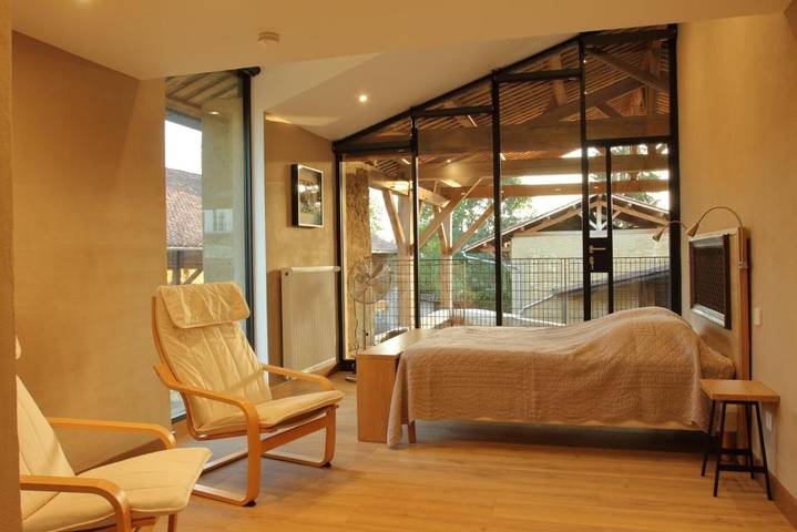 Appart’hôtel pour 2 personnes, avec Balcon et Terrasse ainsi que Jardin et Vue