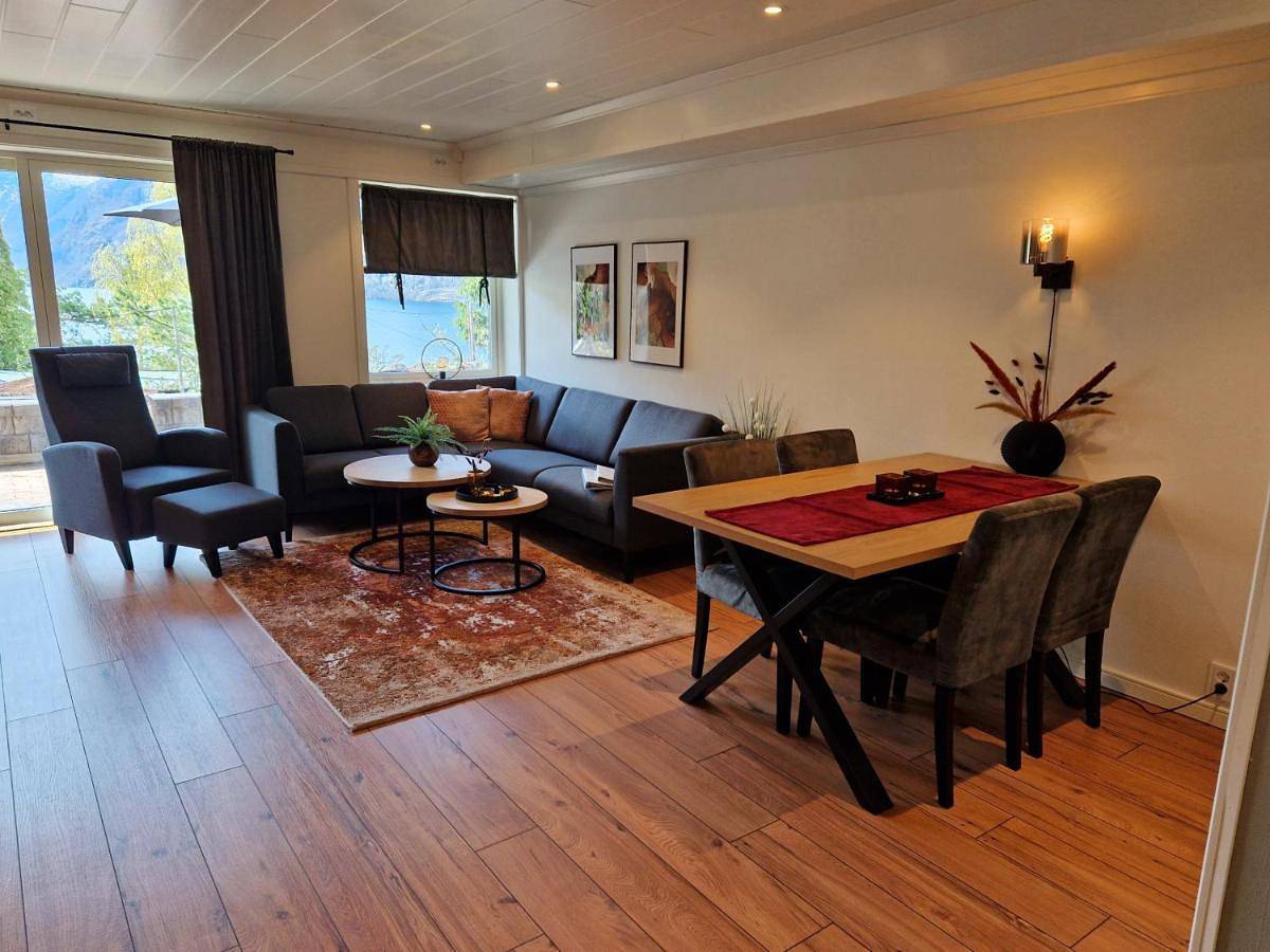 Ganze Wohnung, Otnes Fjordside - Large 80m2 860sqft in Sognefjord