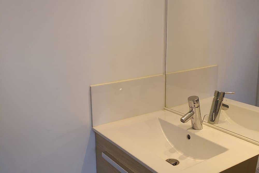 Appartement entier, F2 calme, terrace, climatisation in Saint-Jean-de-Védas, Côte méditerranéenne (France)