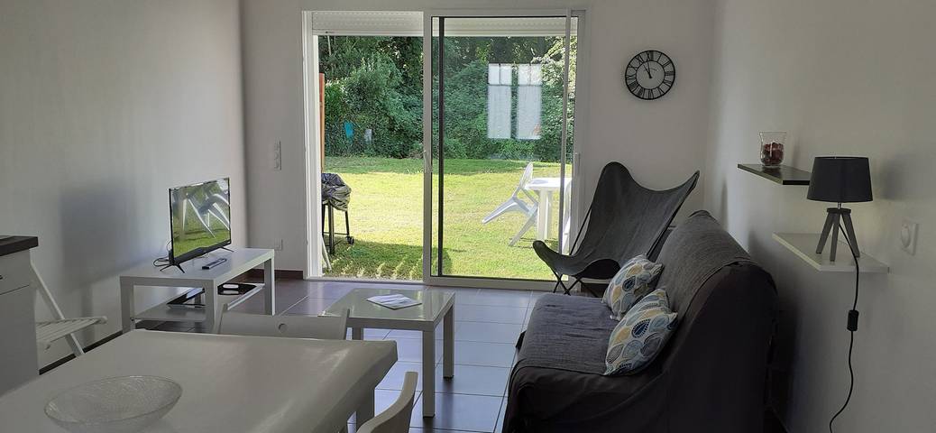 Gîte pour 4 personnes, avec terrasse et jardin
