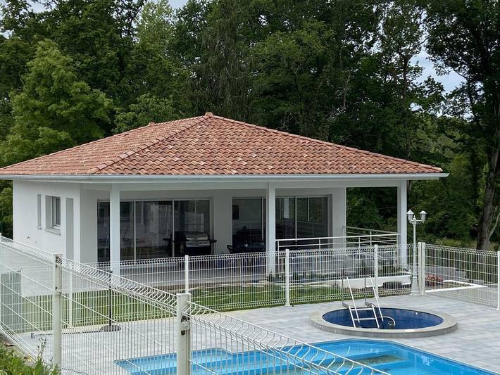 Gîte pour 6 personnes, avec jardin ainsi que terrasse et piscine à Saint-Martin-de-Seignanx - 3