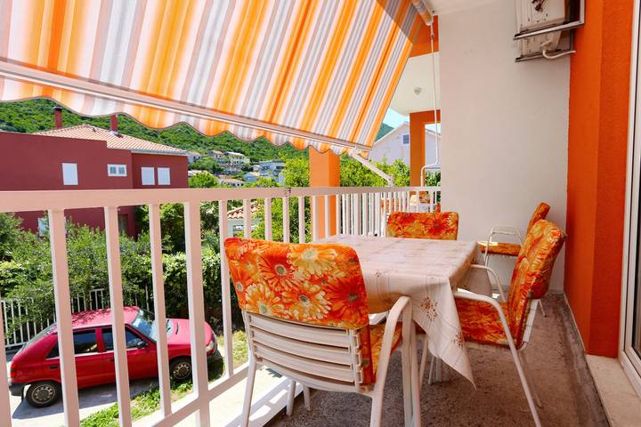 Ferienwohnung für 4 Personen, mit Balkon/Terrasse in Trpanj