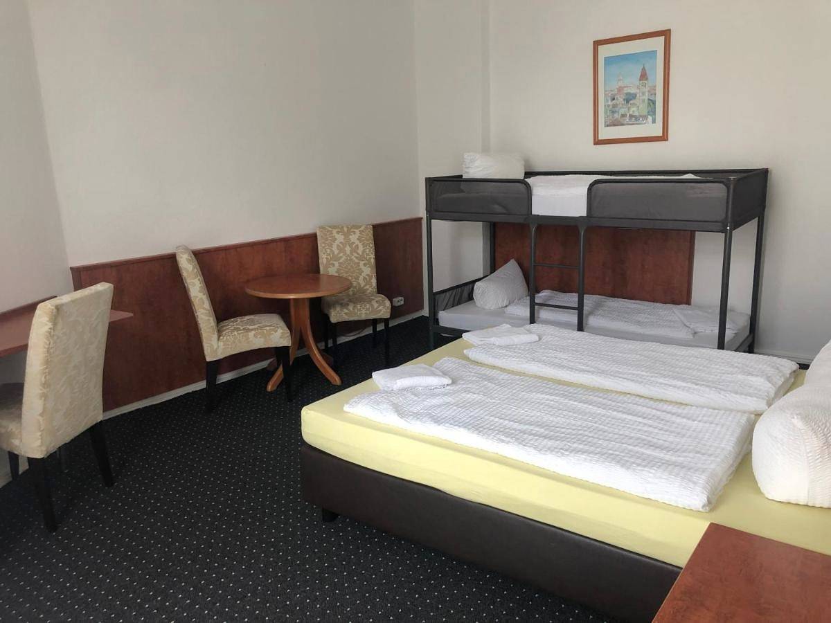 Hotel-Pension Adamshof in Berlin Rummelsburg, Berlin