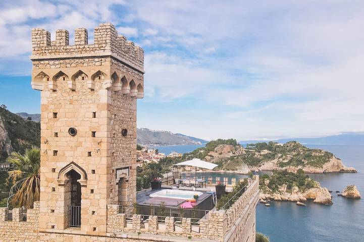 Villa pour 6 personnes, avec terrasse et jacuzzi, animaux acceptés à Taormina