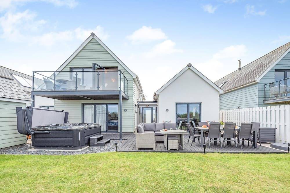 Cottage for 8 People in Westward Ho, Devon