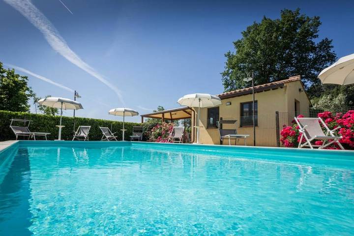 Gîte pour 4 personnes, avec sauna et piscine ainsi que jardin et vue à Bevagna - 4