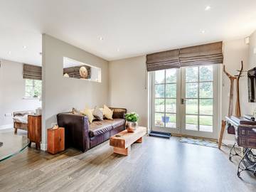 Log Cabin for 2 People in Derbyshire, Midlands, Photo 4