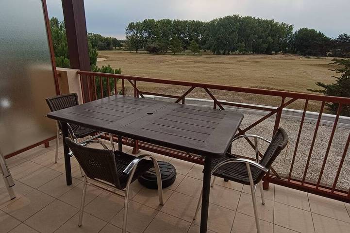 Gîte pour 5 personnes, avec balcon et piscine dans Golf Club des Sables d'Or - 4
