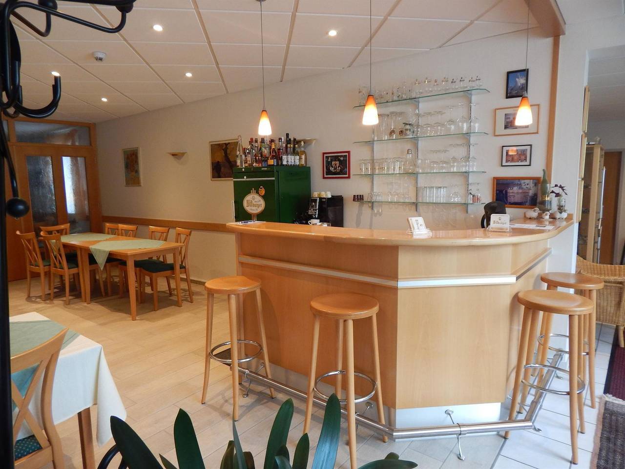 Am Brunnenplatz, Hotel Garni - Doppelzimmer Dusche/Wc, Standard in Gerolstein, Vulkaneifel