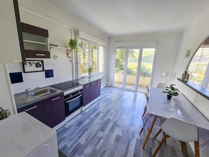 Gîte pour 4 personnes, avec balcon et vue sur le lac à Château-Arnoux-Saint-Auban - 2