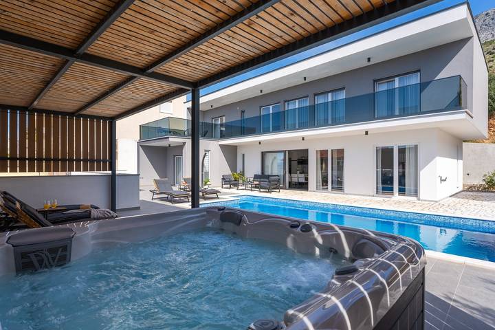 Villa for 8 personer med balkon/terrasse in Dugi Rat, Omiš-Riviera