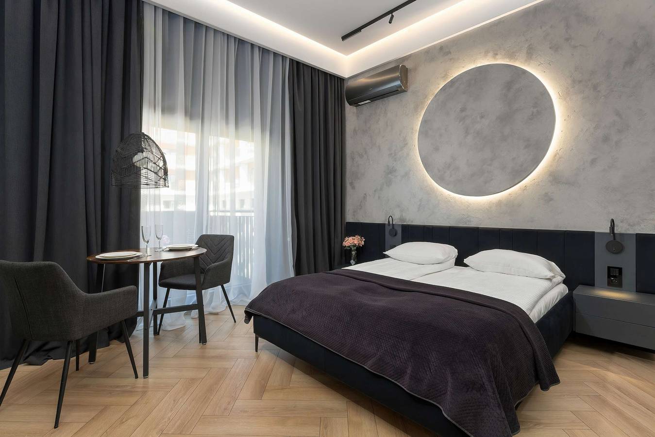 Studio entier, Modern Studio with Parking and Air Conditioning in the City Center of Wroclaw by Noclegi Renters in Wrocław, Bas-Silésie