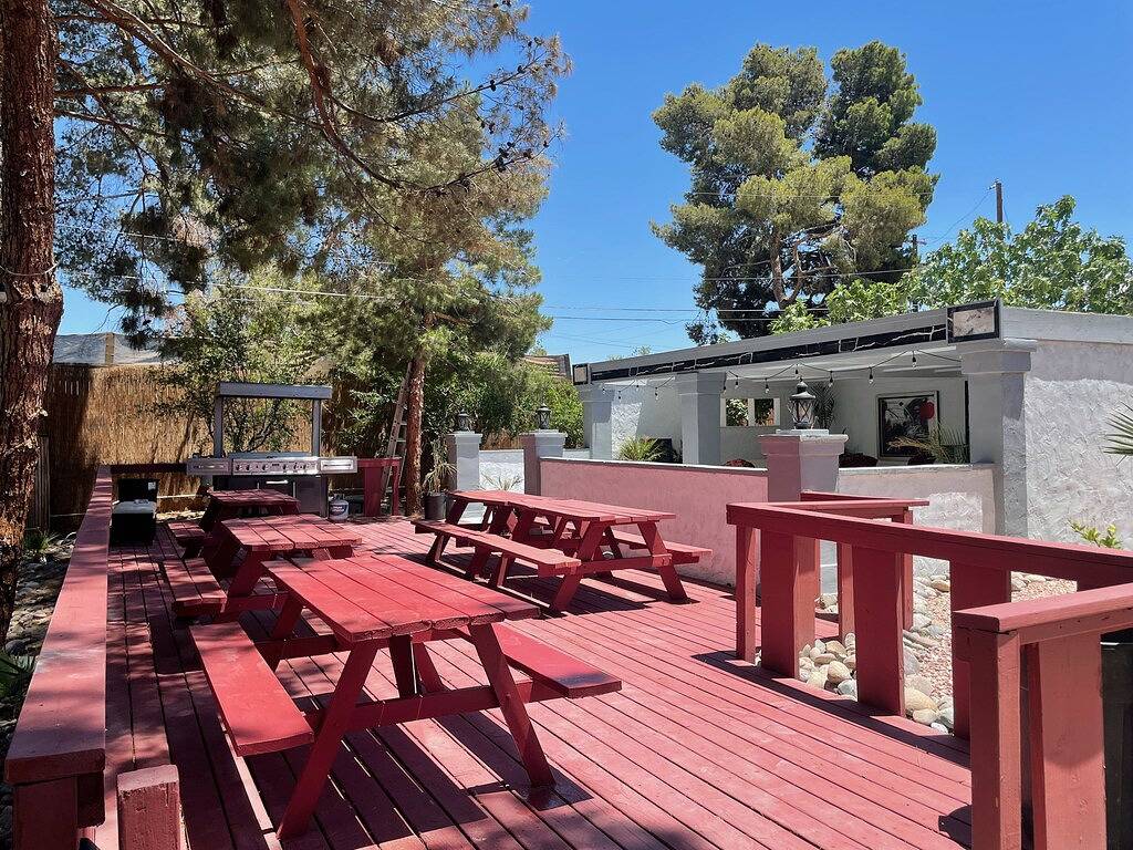 Your Own Resort Close to the Strip in Paradise, Nevada