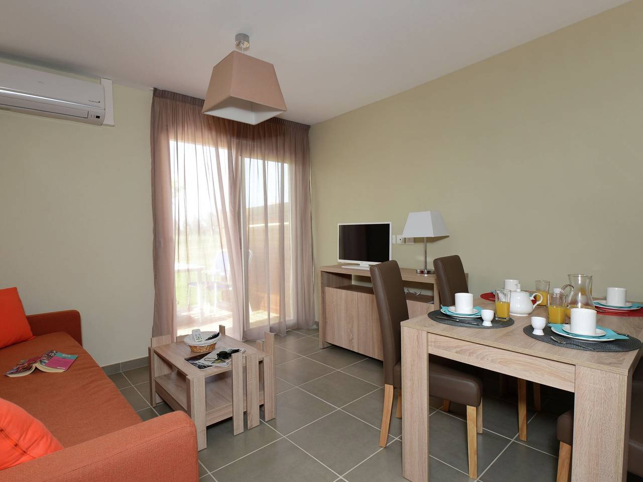 Appartement entier, Escapade romantique dans un vignoble in Sallèles-d'Aude, Côte méditerranéenne (France)
