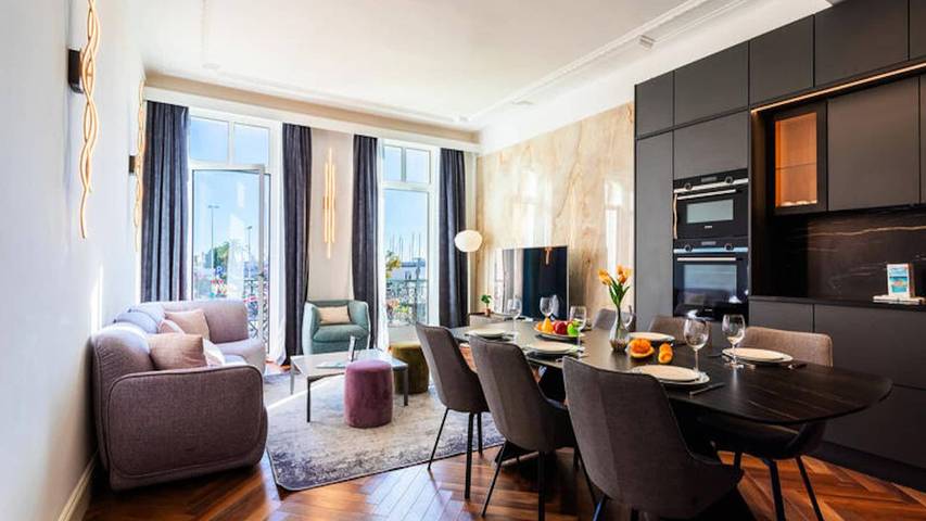 Gîte pour 7 personnes, avec balcon dans Office de Tourisme de Cannes