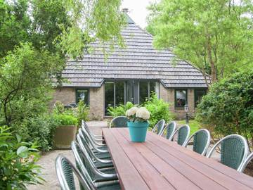 Bauernhaus für 15 Personen, mit Terrasse, kinderfreundlich in Friesland