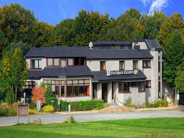Hotel für 2 Personen, mit Terrasse und Garten sowie Pool und Ausblick in Tecklenburg
