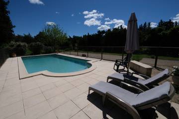 Villa for 4 Guests in Carpentras, Provence, Picture 3