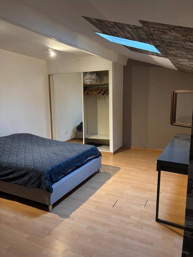 Appartement entier, One-Bedroom Apartment in Saint-Genis-Pouilly, Gex