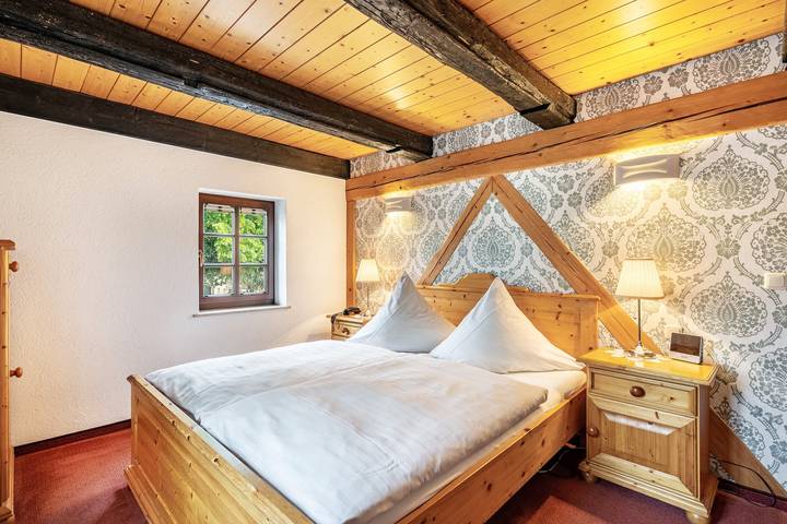 Chambre 'Im Weinrestaurant 2' avec jardin partagé et Wi-Fi in Coswig, Meissen Region