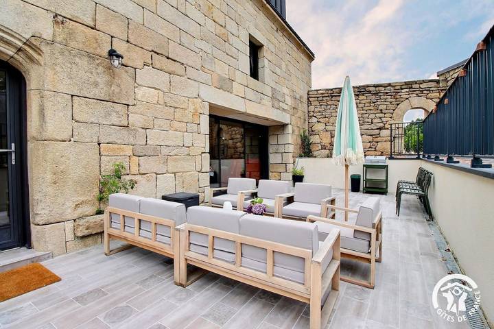 Gîte pour 10 personnes, avec terrasse ainsi que jardin et piscine à Pluméliau - 4