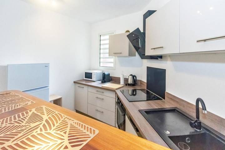 Gîte pour 4 personnes, avec balcon dans Plage des Roches Noires - 2