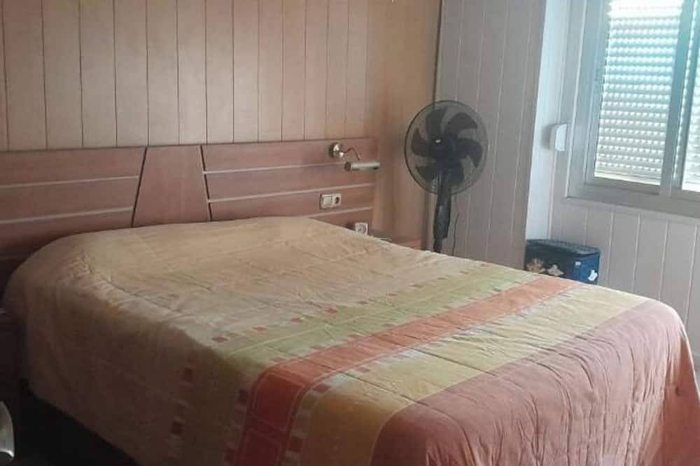 Entire apartment, Apartment in fair area in Albacete, Albacete Province