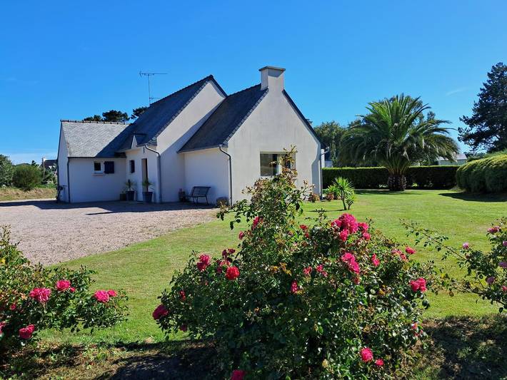 Gîte pour 6 personnes, avec Terrasse ainsi que Jardin et Vue dans Plage Tourony