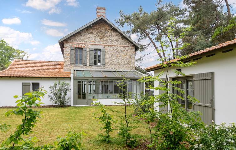 Location de vacances pour 10 personnes, avec terrasse et jardin dans Plage des Dames