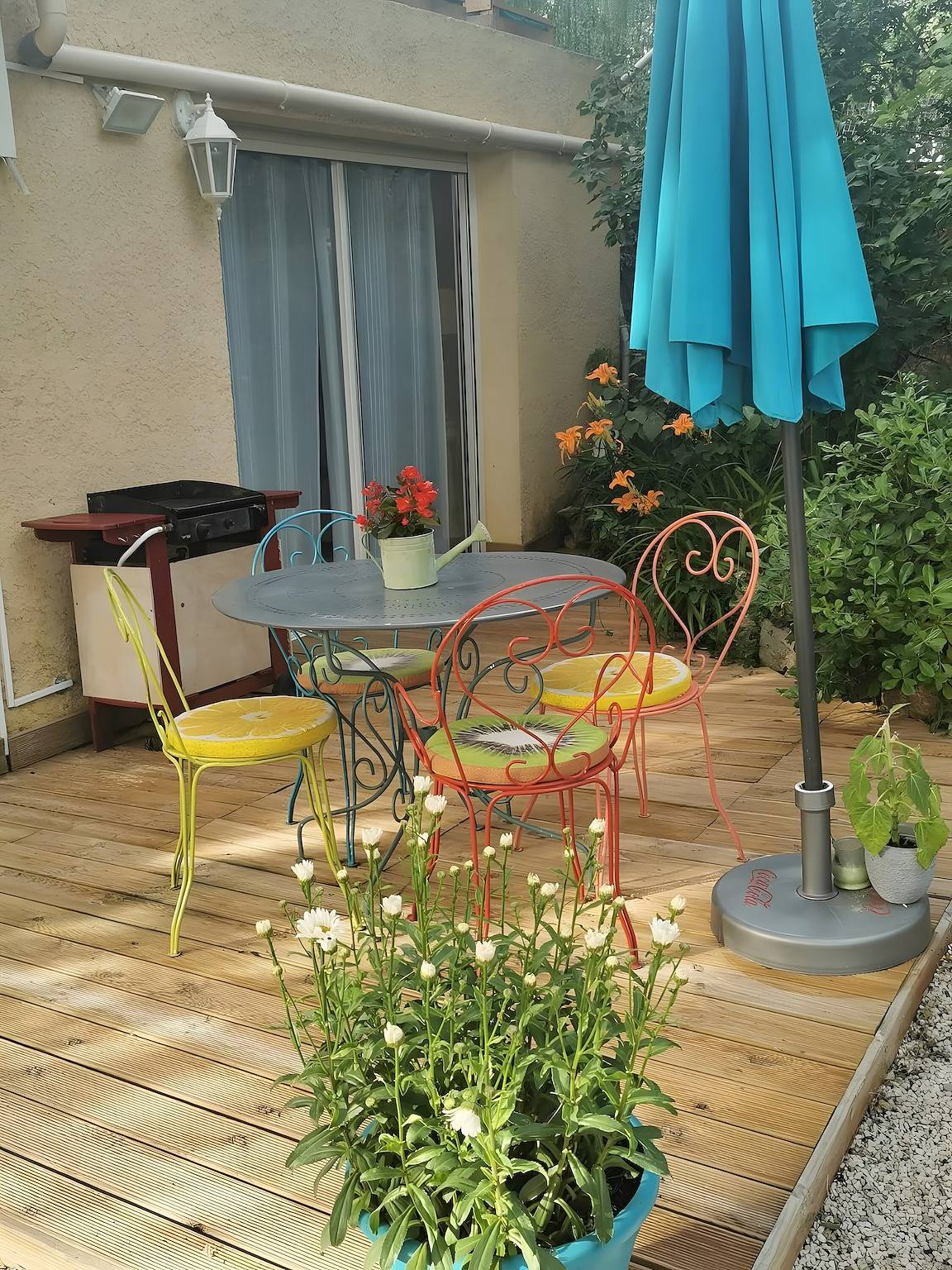 Holiday Home 'Maison D'Odette' with Private Terrace, Wi-Fi and Air Conditioning in Tourves, Brignoles region